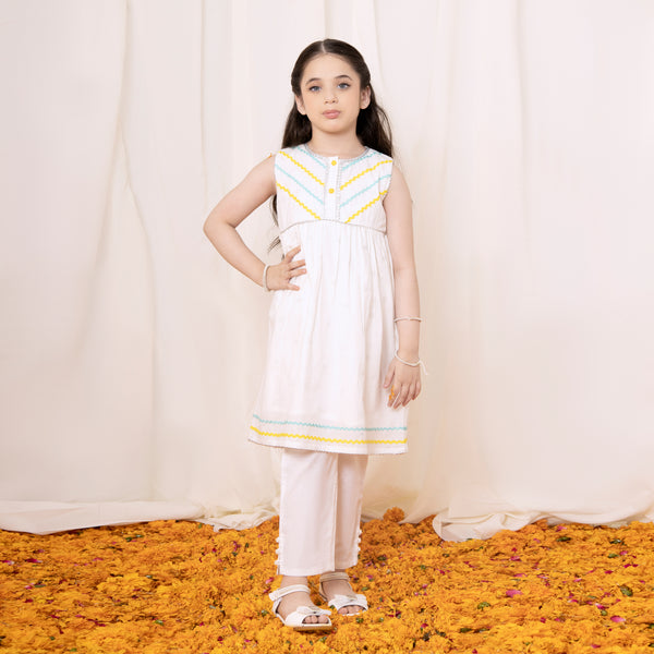 White Embroider Frok With Trousers'